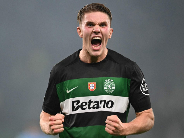 杜兰特遭包夹分球 芬尼·史密斯三分得手