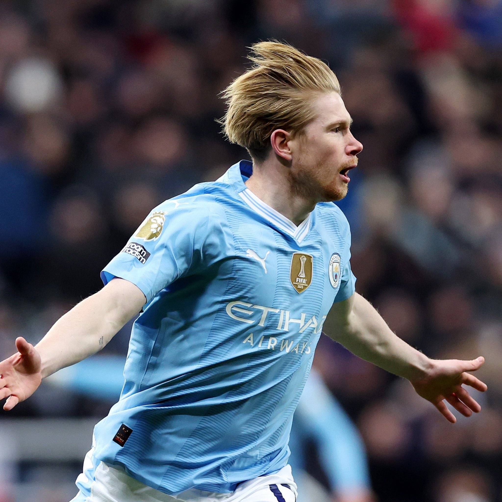 [图]席尔瓦梅开二度 青岛海牛客场战平成功保级